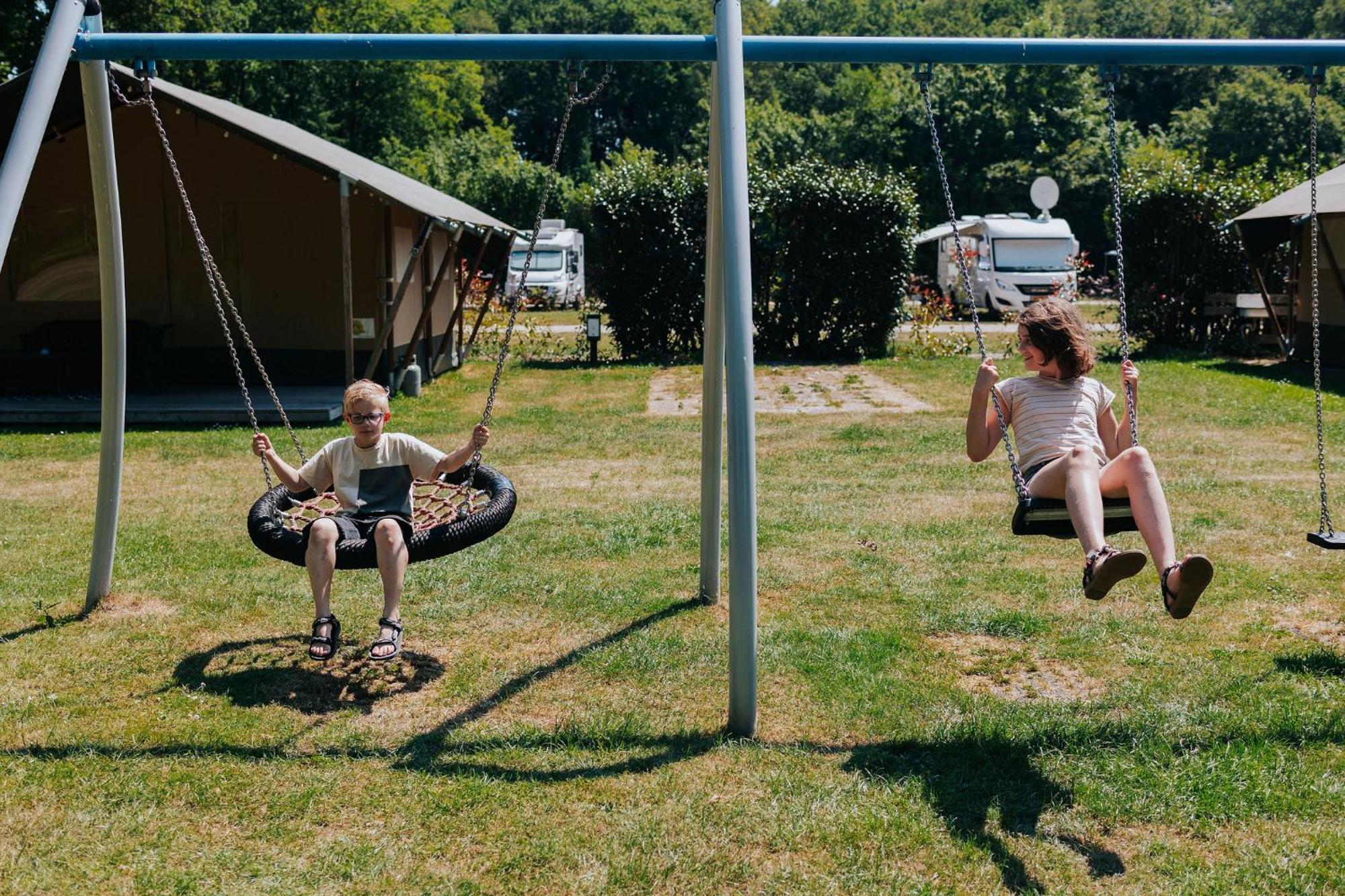 Luxuszelt Safaritent Op En Kindvriendelijk Park Op De Veluwe